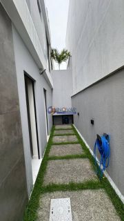 Casa de Condomínio Para Vender com 03 quartos 03 suítes no Condomínio Teriva em Campina Grande