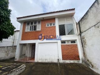 Casa Para Vender com 4 quartos 2 suítes no Centro em Campina Grande