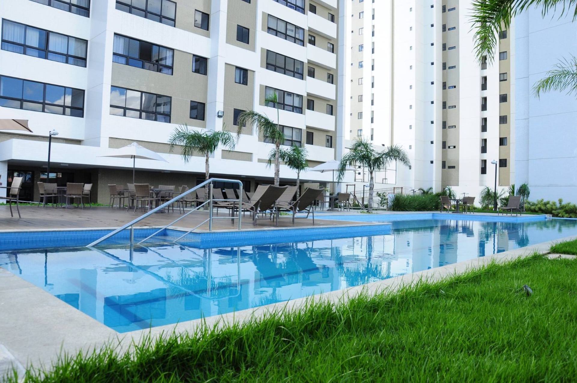 Apartamento à venda com 4 quartos, sendo 3 suítes no Catolé em Campina Grande