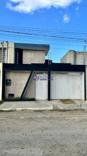 Casa a venda com 2 quartos, sendo 1 suíte no loteamento Vila Maria da Luz