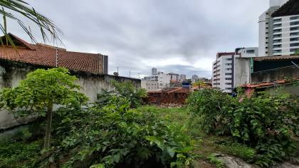 Lote / Terreno de Bairro à venda no bairro Jardim Tavares em Campina Grande