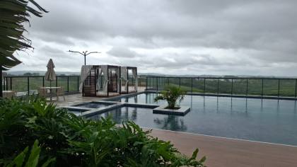 Casa à venda no condomínio Skyville, com 03 quartos, sendo 01 suíte, em Campina Grande