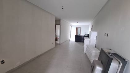 Casa à venda no condomínio Skyville, com 03 quartos, sendo 01 suíte, em Campina Grande