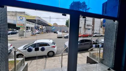 Prédio comercial de esquina para venda ou locação, próximo a rua João Pessoa, em Campina Grande