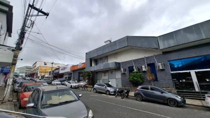 Prédio comercial de esquina para venda ou locação, próximo a rua João Pessoa, em Campina Grande