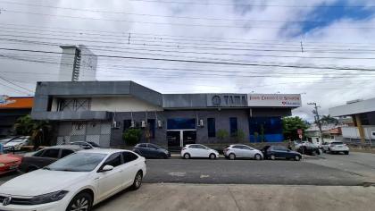 Prédio comercial de esquina para venda ou locação, próximo a rua João Pessoa, em Campina Grande