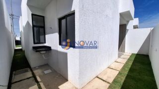 Casa de condomínio à venda com 3 quartos, sendo 1 suíte no Condomínio Jardins da Serra, em Campina Grande