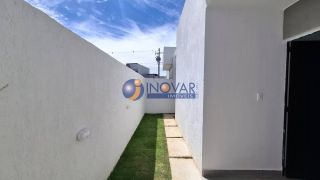Casa de condomínio à venda com 3 quartos, sendo 1 suíte no Condomínio Jardins da Serra, em Campina Grande