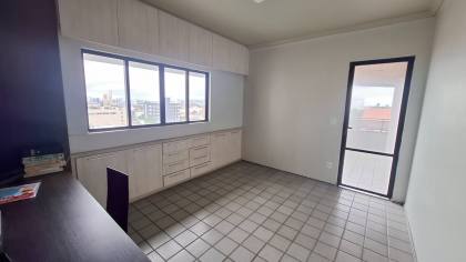 Apartamento à venda com 3 quartos, sendo 1 suíte no bairro Prata em Campina Grande