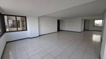 Apartamento á venda com 4 suítes no Centro de Campina Grande