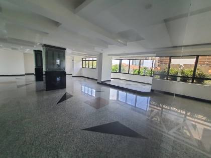 Apartamento à venda com 03 suítes no bairro do Mirante em Campina Grande