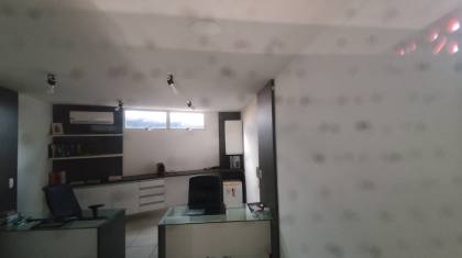 Prédio comercial à venda com 4 espaços, no Centro de Campina Grande