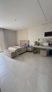 Casa à venda em condomínio fechado com 4 suítes no bairro Jardim Tavares em Campina Grande