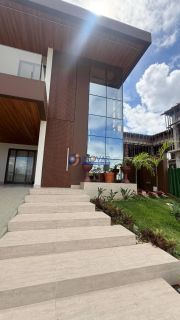 Casa à venda em condomínio fechado com 4 suítes no bairro Jardim Tavares em Campina Grande