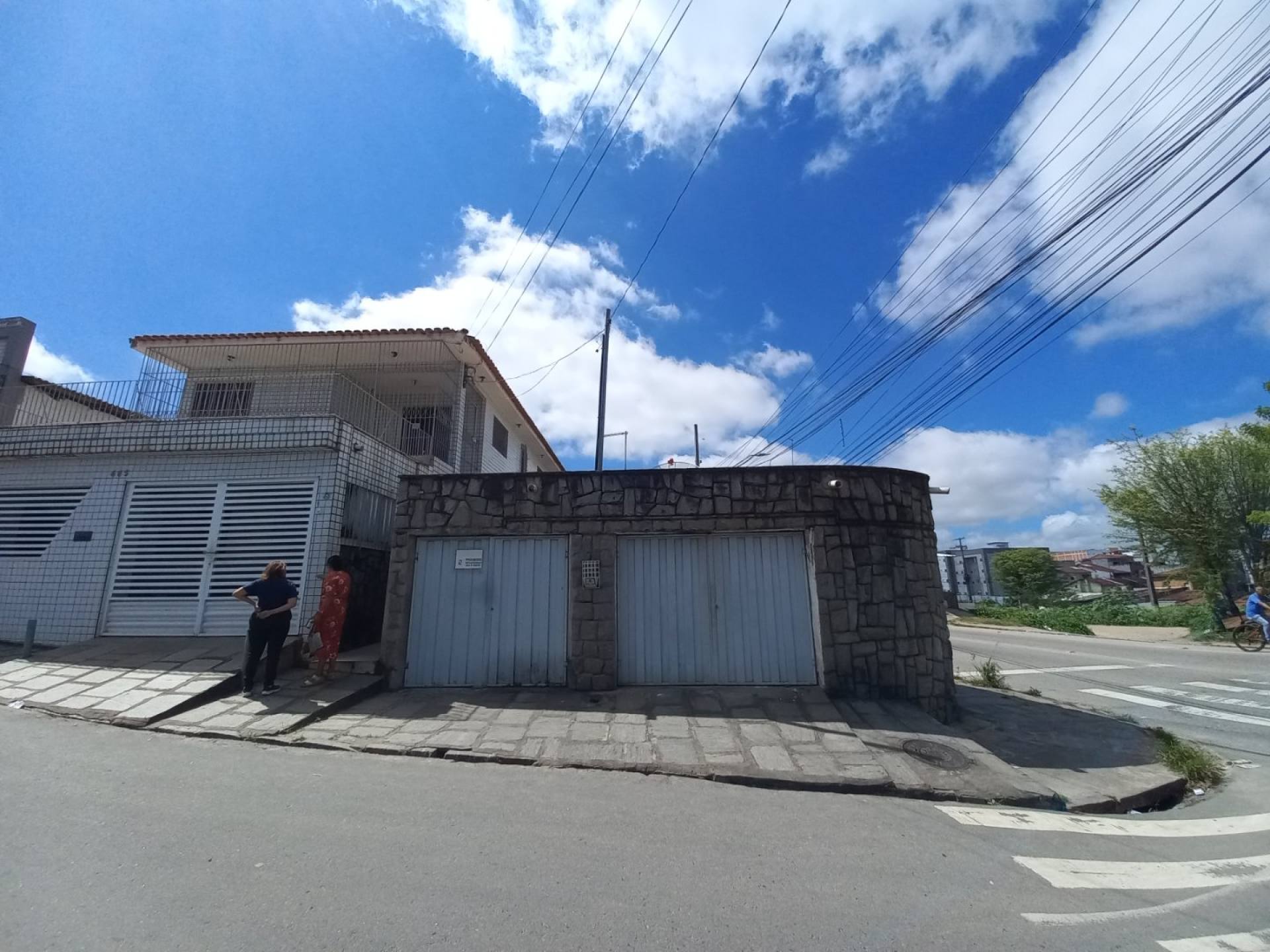 Casa para locação com 3 quartos, sendo 1 suíte no bairro Centenário em Campina Grande