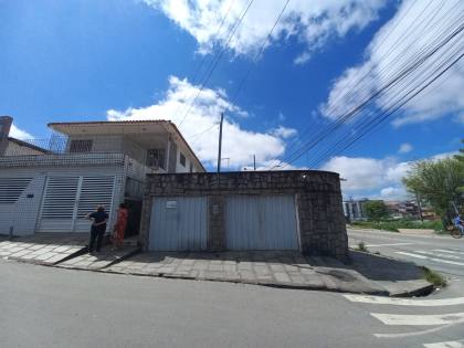 Casa para locação com 3 quartos, sendo 1 suíte no bairro Centenário em Campina Grande