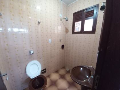 Casa para locação com 3 quartos, sendo 1 suíte no bairro Centenário em Campina Grande