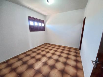 Casa para locação com 3 quartos, sendo 1 suíte no bairro Centenário em Campina Grande