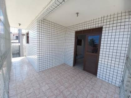 Casa para locação com 3 quartos, sendo 1 suíte no bairro Centenário em Campina Grande