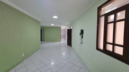 Casa à venda com 03 suítes no Centro de Campina Grande
