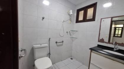 Casa à venda com 03 suítes no Centro de Campina Grande
