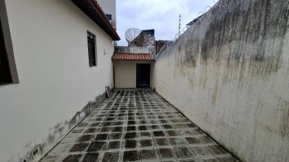 Casa à venda com 03 suítes no Centro de Campina Grande