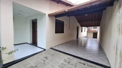 Casa à venda com 03 suítes no Centro de Campina Grande