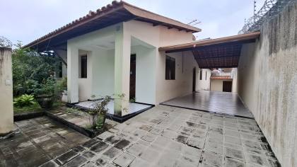 Casa à venda com 03 suítes no Centro de Campina Grande