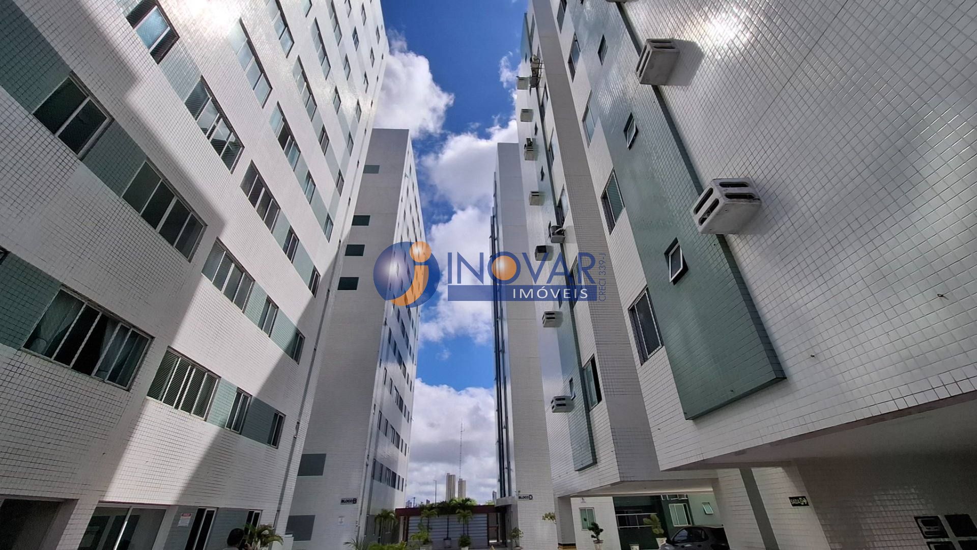 Apartamento à venda com 03 quartos, sendo 01 suíte no bairro Catolé, em Campina Grande