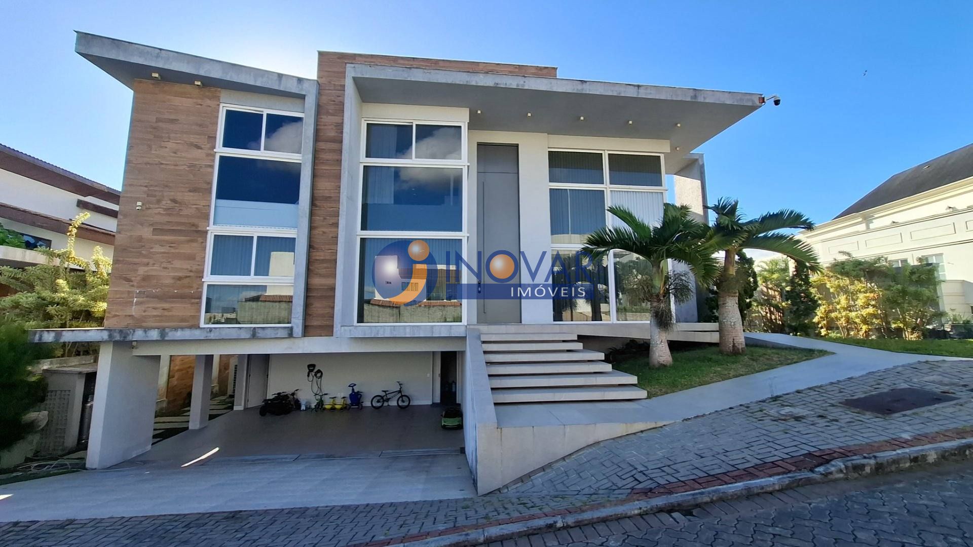 Casa de Condomínio à venda PORTEIRA FECHADA com 5 suítes no bairro Jardim Tavares em Campina Grande