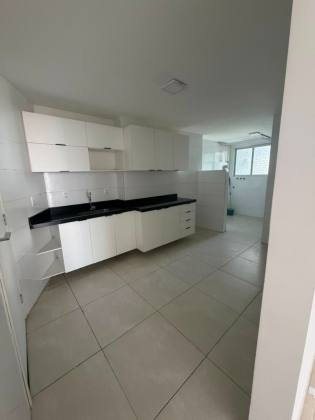 Apartamento para locação com 03 quartos, sendo 02 suítes no bairro Mirante em Campina Grande