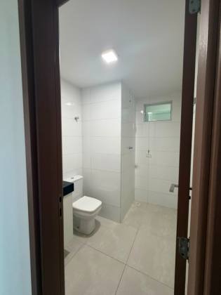 Apartamento para locação com 03 quartos, sendo 02 suítes no bairro Mirante em Campina Grande