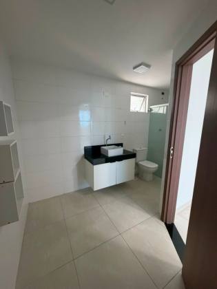 Apartamento para locação com 03 quartos, sendo 02 suítes no bairro Mirante em Campina Grande