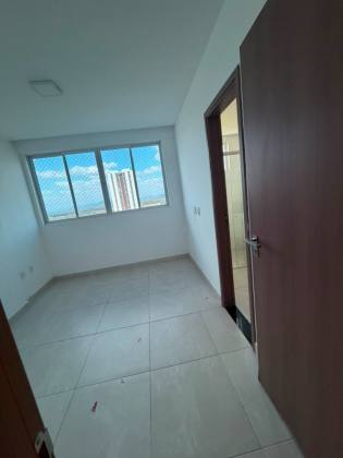 Apartamento para locação com 03 quartos, sendo 02 suítes no bairro Mirante em Campina Grande
