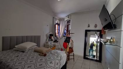 Casa á venda, com 4 quartos, sendo 3 suítes no bairro Itararé em Campina Grande