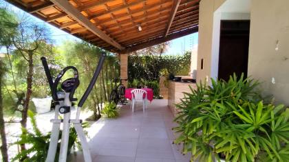Casa á venda, com 4 quartos, sendo 3 suítes no bairro Itararé em Campina Grande