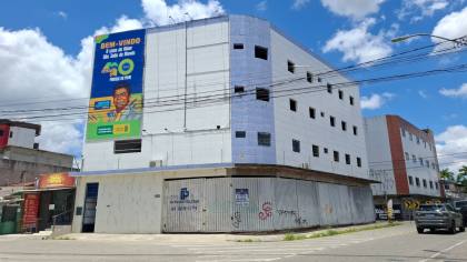 Prédio Inteiro à venda com 27 apartamentos em frente ao Parque do Povo, em Campina Grande