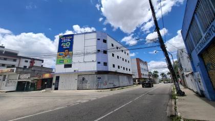 Prédio Inteiro à venda com 27 apartamentos em frente ao Parque do Povo, em Campina Grande