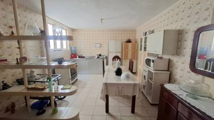 Casa à venda com 4 quartos, sendo 2 suítes, no bairro Alto Branco em Campina Grande
