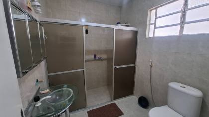 Casa à venda com 4 quartos, sendo 2 suítes, no bairro Alto Branco em Campina Grande
