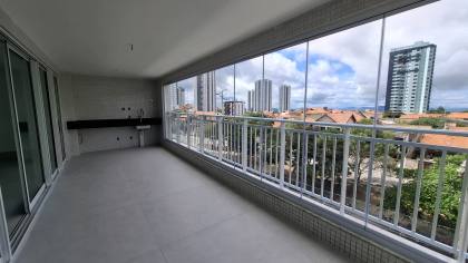 Apartamento Para Vender com 4 quartos 4 suítes no bairro Mirante em Campina Grande
