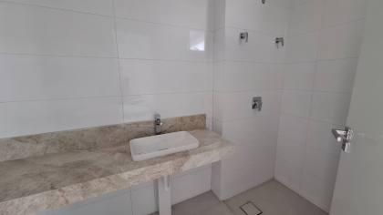 Apartamento Para Vender com 4 quartos 4 suítes no bairro Mirante em Campina Grande