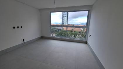 Apartamento Para Vender com 4 quartos 4 suítes no bairro Mirante em Campina Grande