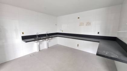 Apartamento Para Vender com 4 quartos 4 suítes no bairro Mirante em Campina Grande