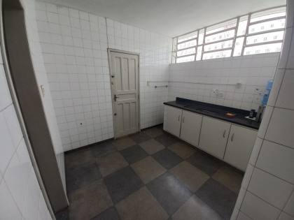 Casa para venda ou locação, com 3 quartos, sendo 1 suíte no Centro de Campina Grande