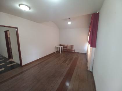 Casa para venda ou locação, com 3 quartos, sendo 1 suíte no Centro de Campina Grande