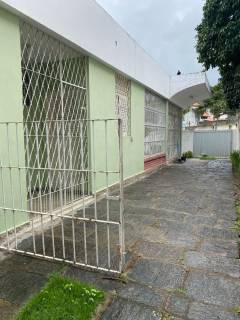 Casa para venda ou locação, com 3 quartos, sendo 1 suíte no Centro de Campina Grande