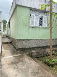 Casa para venda ou locação, com 3 quartos, sendo 1 suíte no Centro de Campina Grande