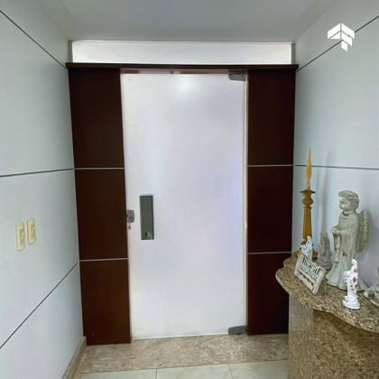 Apartamento com Vista Mar no Brisamar — 219m², 4 Quartos e Muito Espaço para Viver com Estilo!