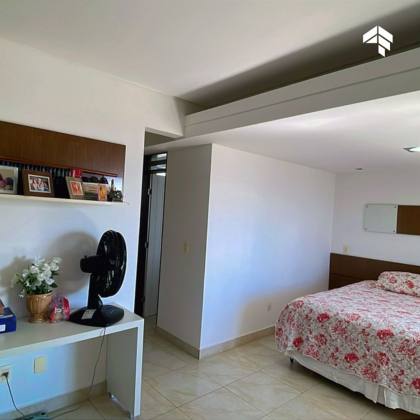 Apartamento com Vista Mar no Brisamar — 219m², 4 Quartos e Muito Espaço para Viver com Estilo!